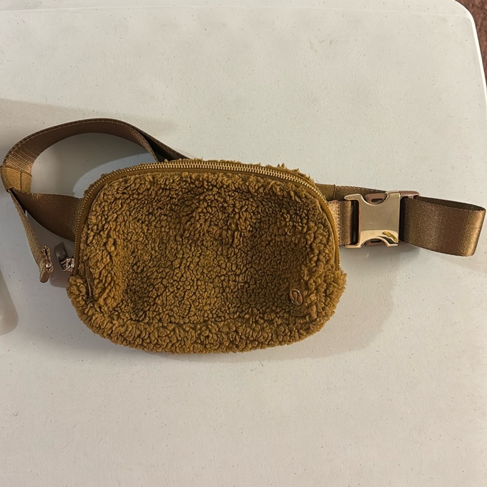 Lululemon Sherpa Fanny Pack 1L